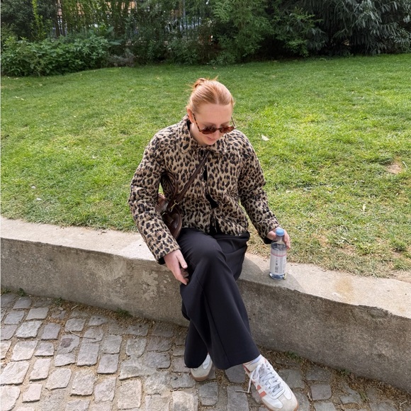 Meet your Posher, Emily - Picture 1 of 1